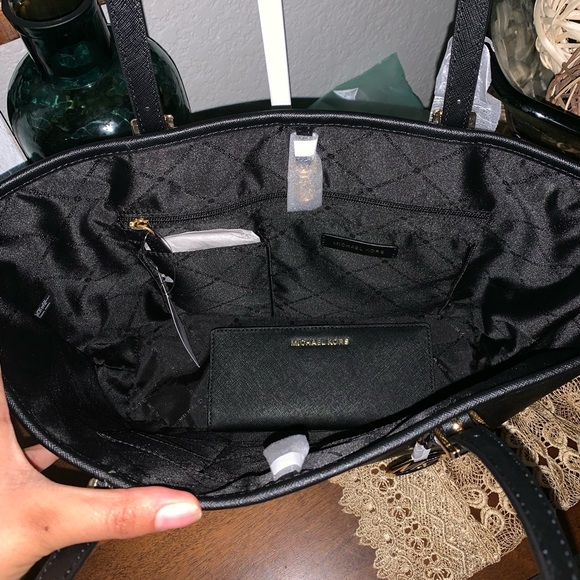 New MK set 🖤 - Picture 4 of 7